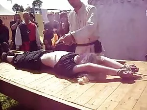 Dijatuhi cara menont ...